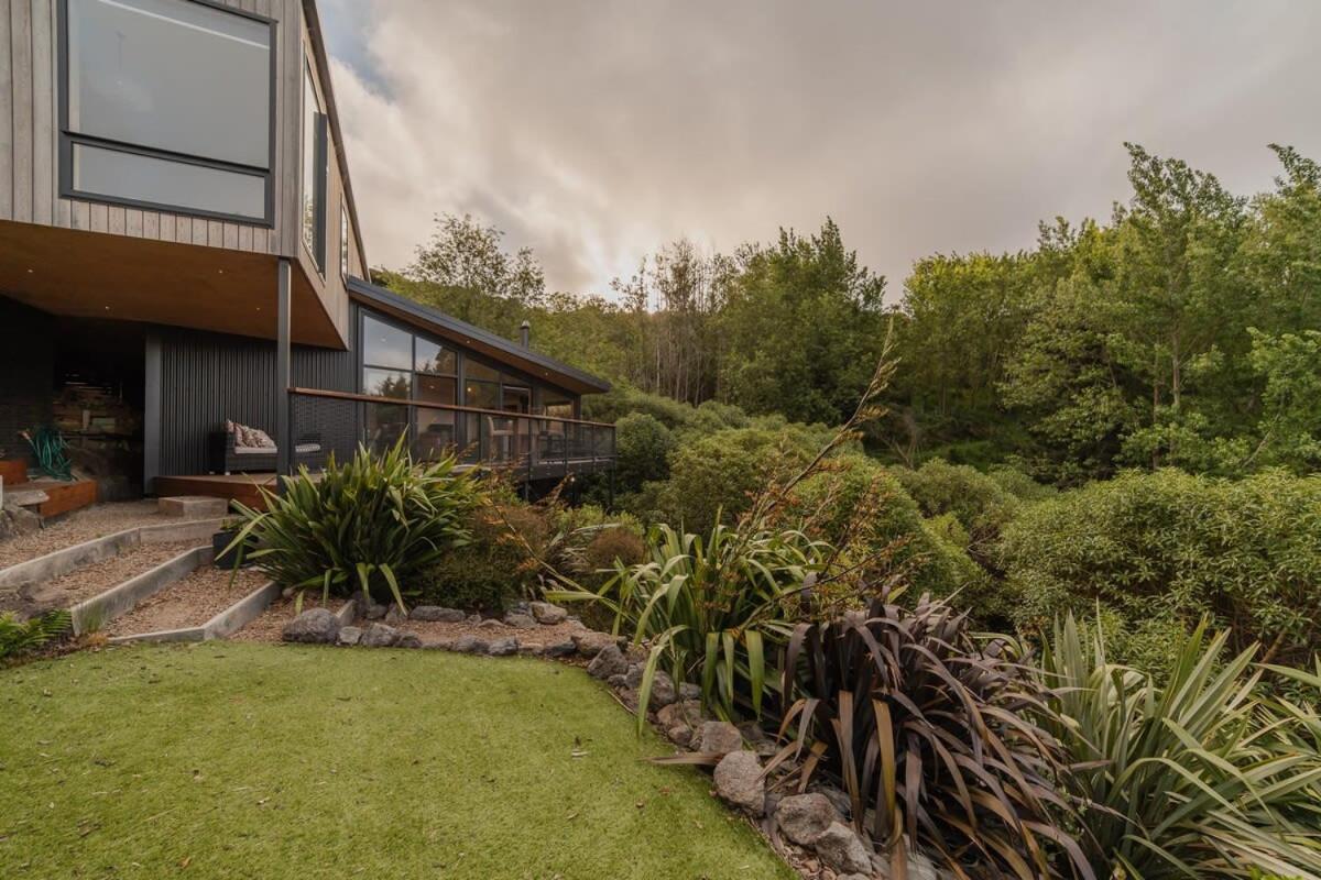 Ocean Views At Rapanui Lodge- 4br Gem With Parking Holiday home