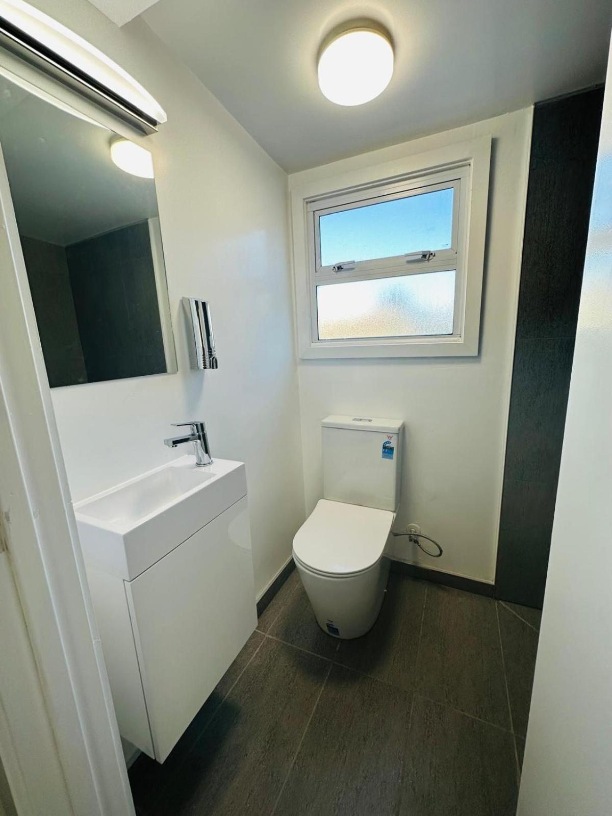 Guest house Cozy Fully Equipped Unit 12 Noon Check In