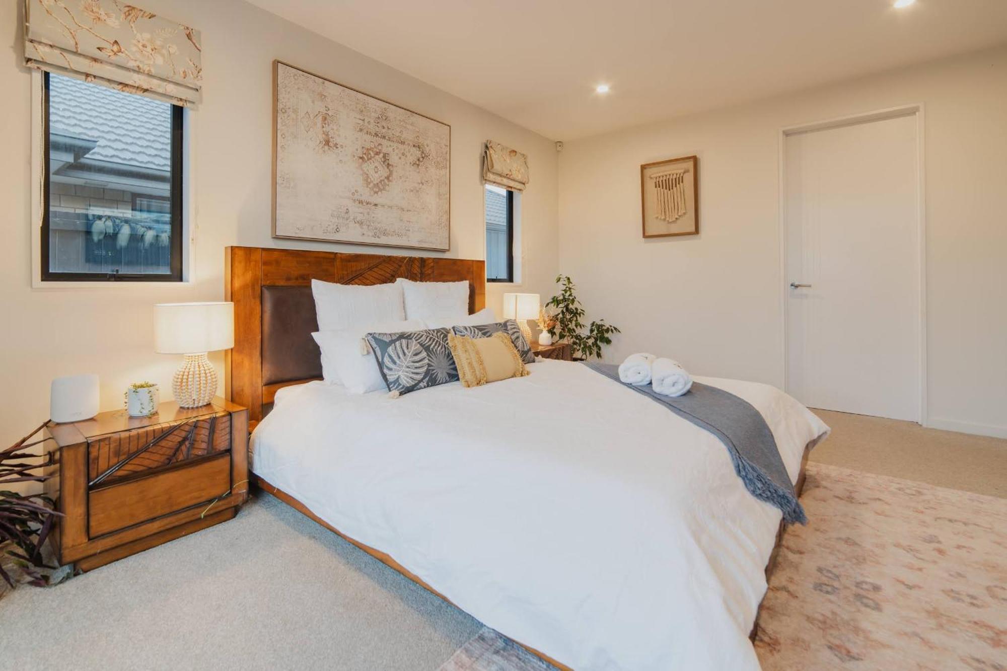 Sunlit Sanctuary With Private Patio In Wigram Holiday home *
