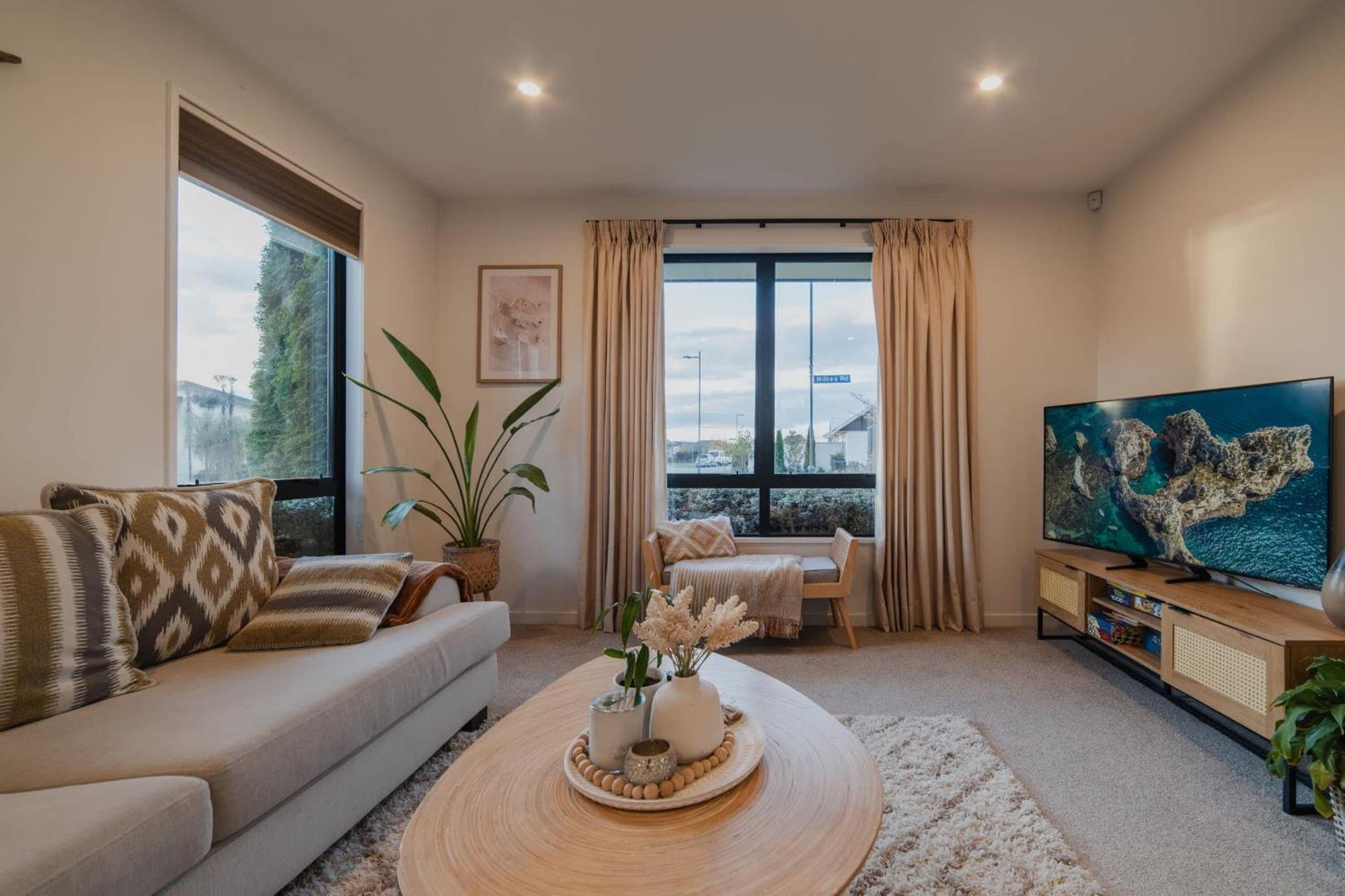 Sunlit Sanctuary With Private Patio In Wigram Holiday home