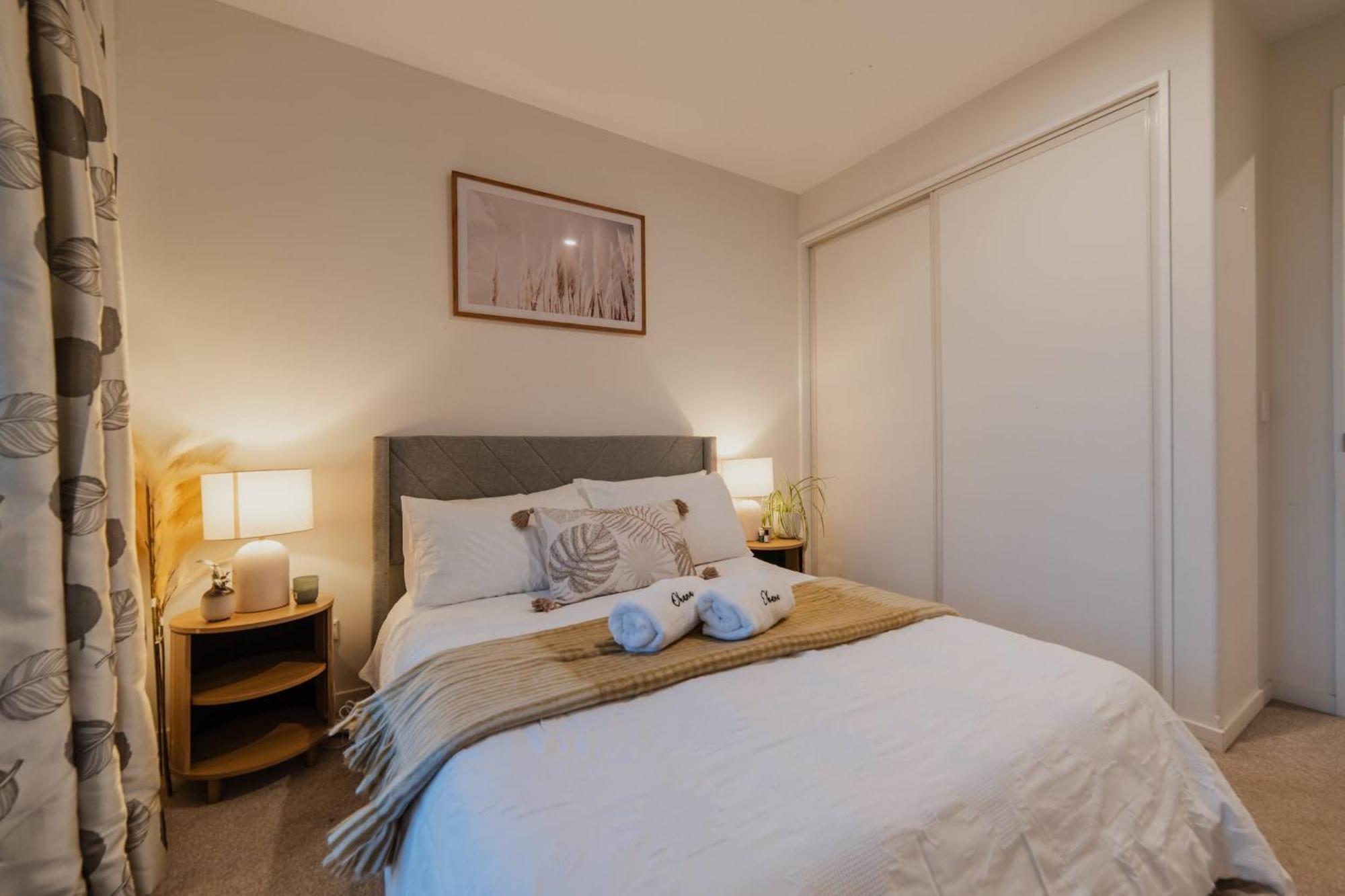 Holiday home Sunlit Sanctuary With Private Patio In Wigram Christchurch