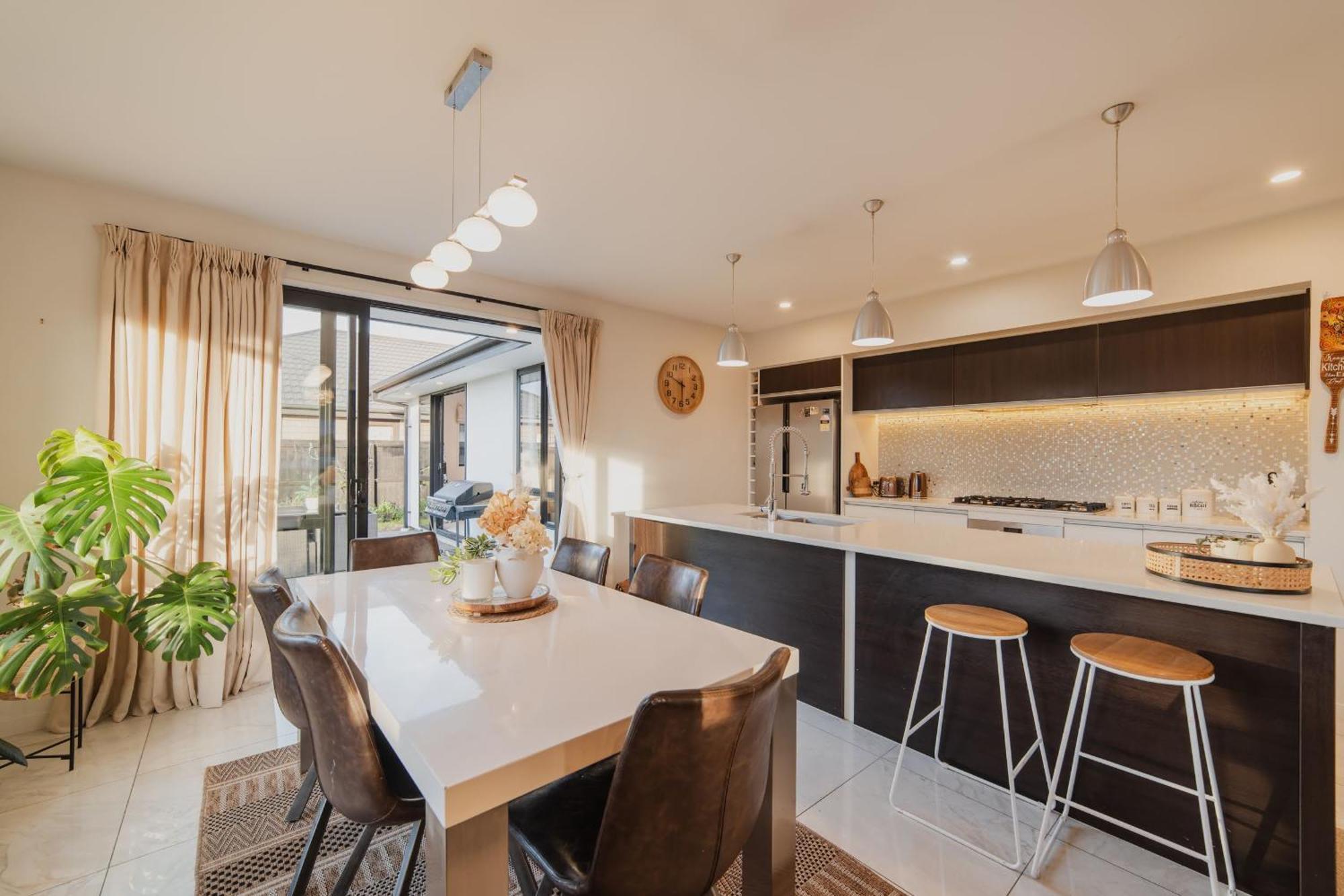 Sunlit Sanctuary With Private Patio In Wigram * Christchurch
