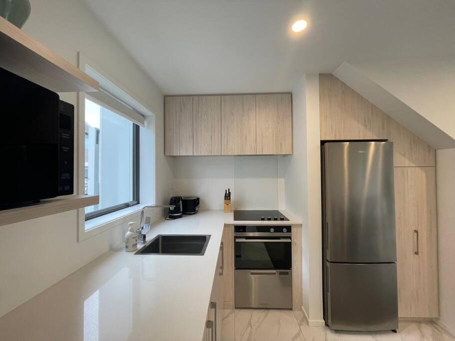 Parkside Retreat - 3 Beds -sleeps 6 Near Westfield *