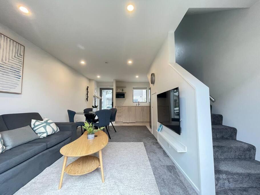 Parkside Retreat - 3 Beds -sleeps 6 Near Westfield Holiday home Christchurch