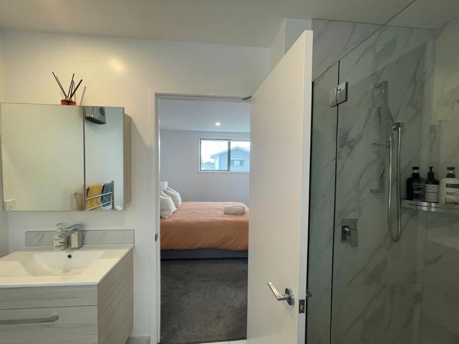 Parkside Retreat - 3 Beds -sleeps 6 Near Westfield *