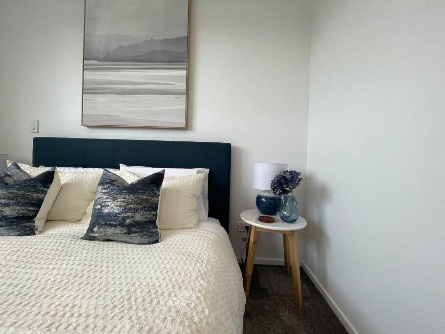 Parkside Retreat - 3 Beds -sleeps 6 Near Westfield Holiday home