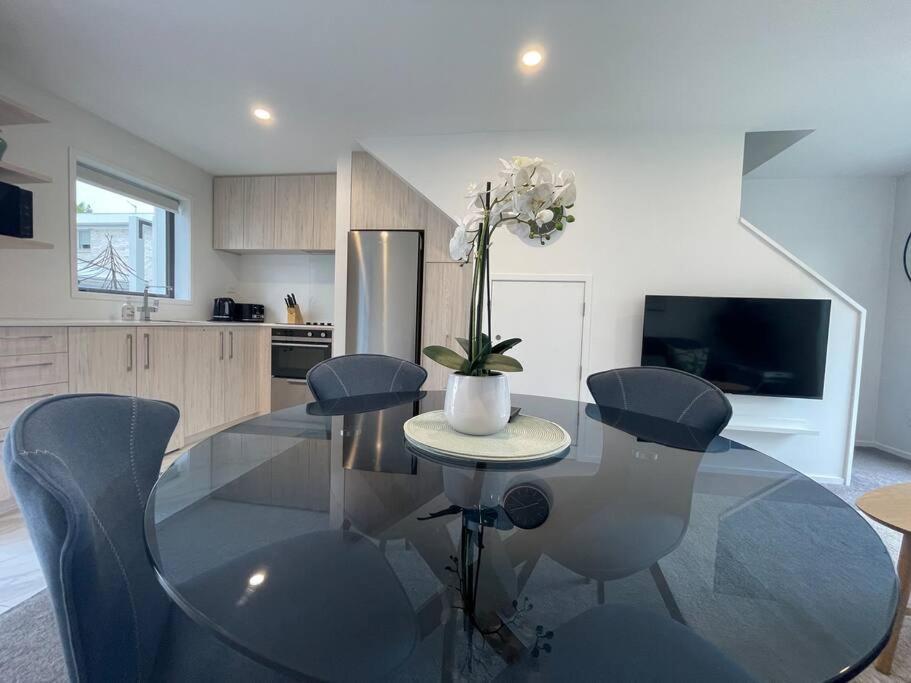 Holiday home Parkside Retreat - 3 Beds -sleeps 6 Near Westfield