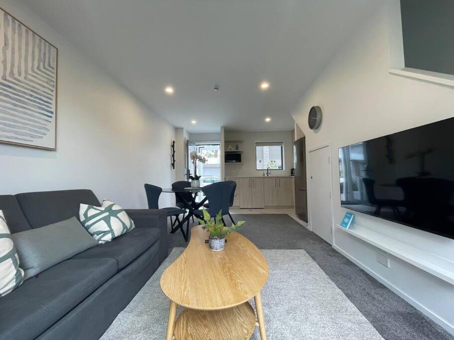 Holiday home Parkside Retreat - 3 Beds -sleeps 6 Near Westfield *