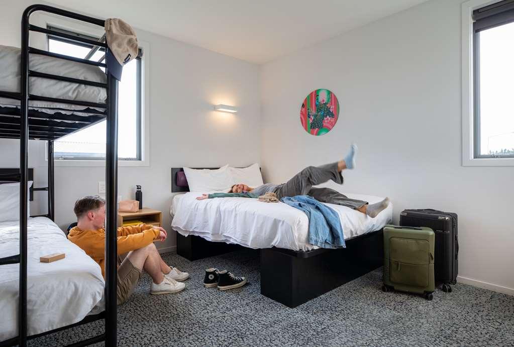 Hostel Lylo Airport *