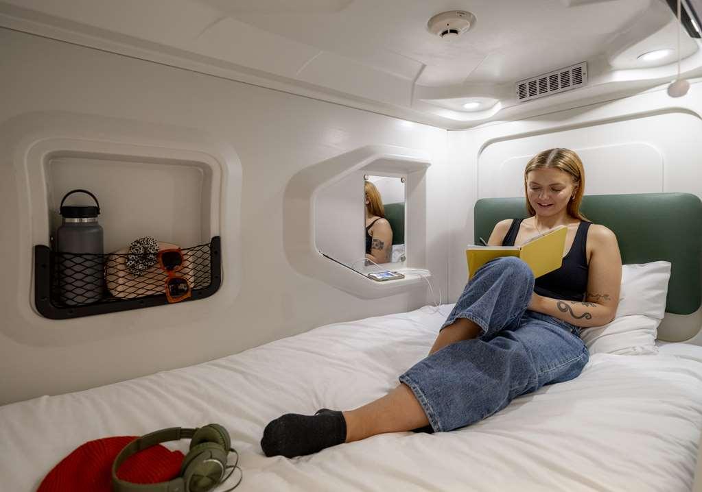 Lylo Airport Hostel *