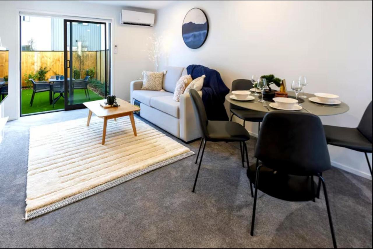 Lovely 2 Bed 2 Bath *