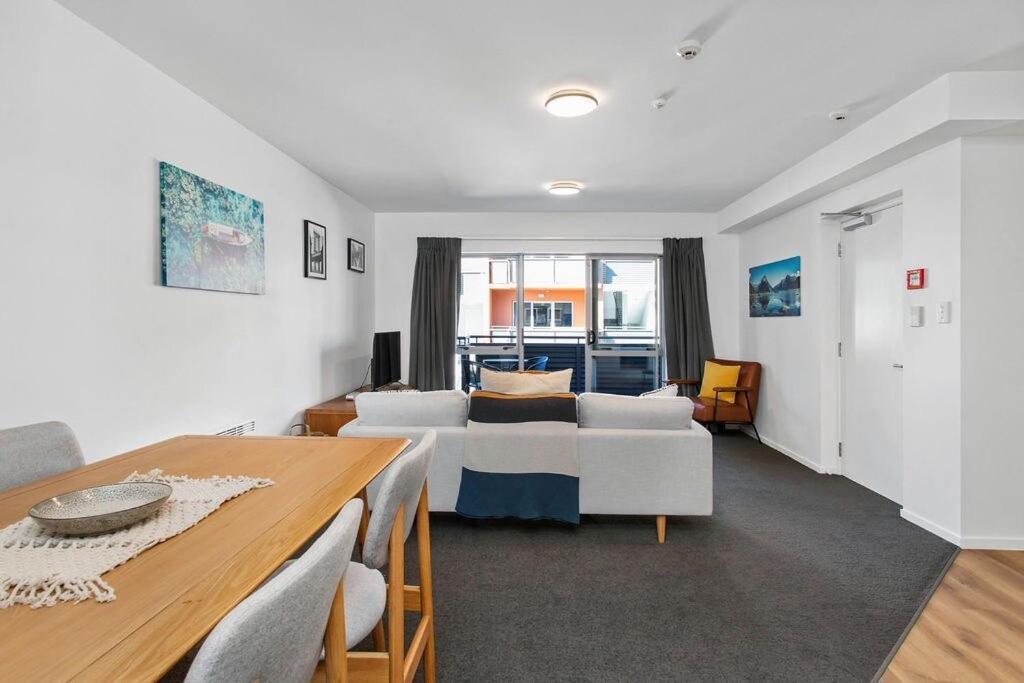 Handy Cbd Covered Free Parking Gym 2 Bdrm Apartment Christchurch