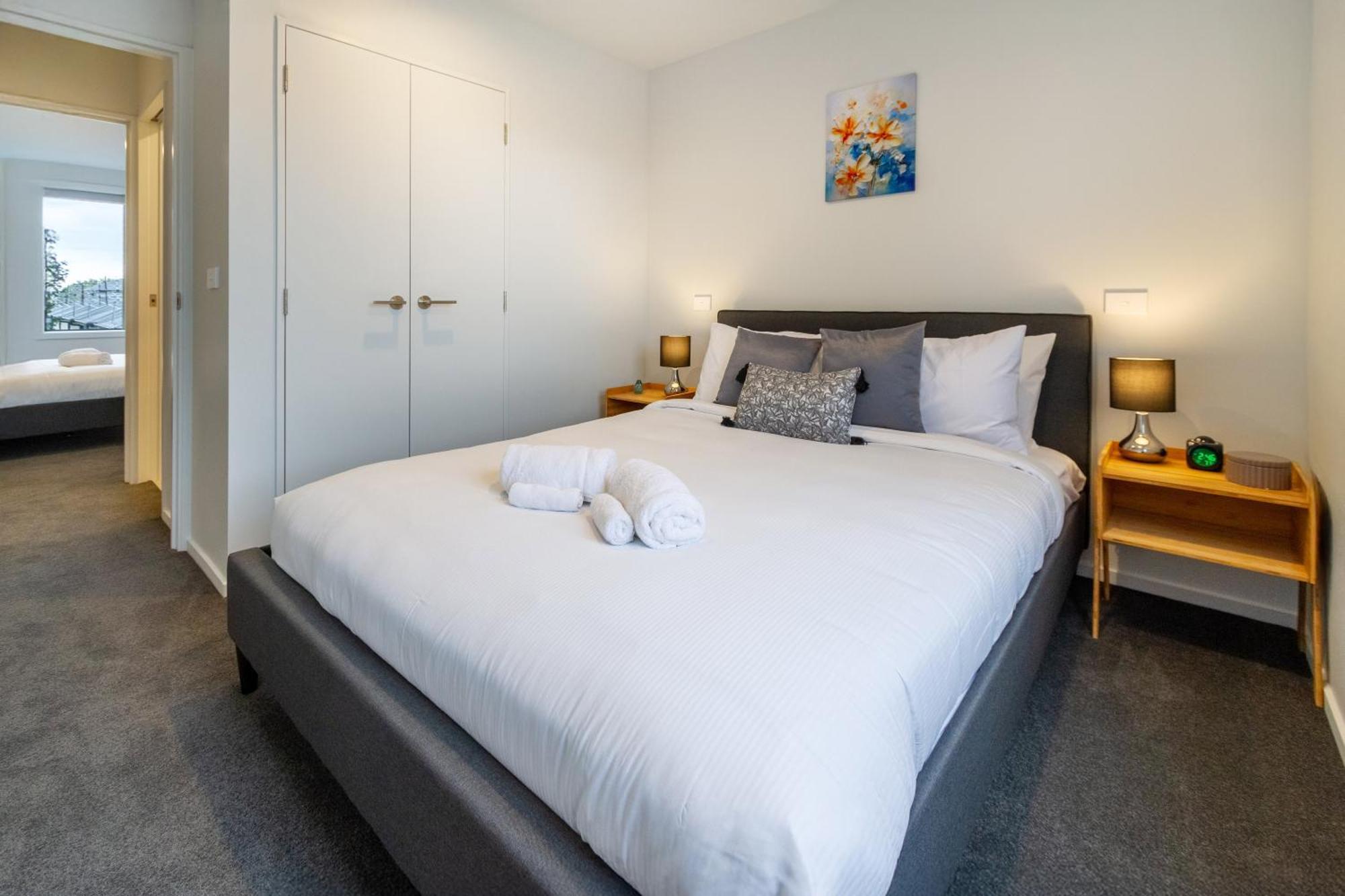 Bright & Spacious 2br Near Ara Institute And Cbd Apartment *