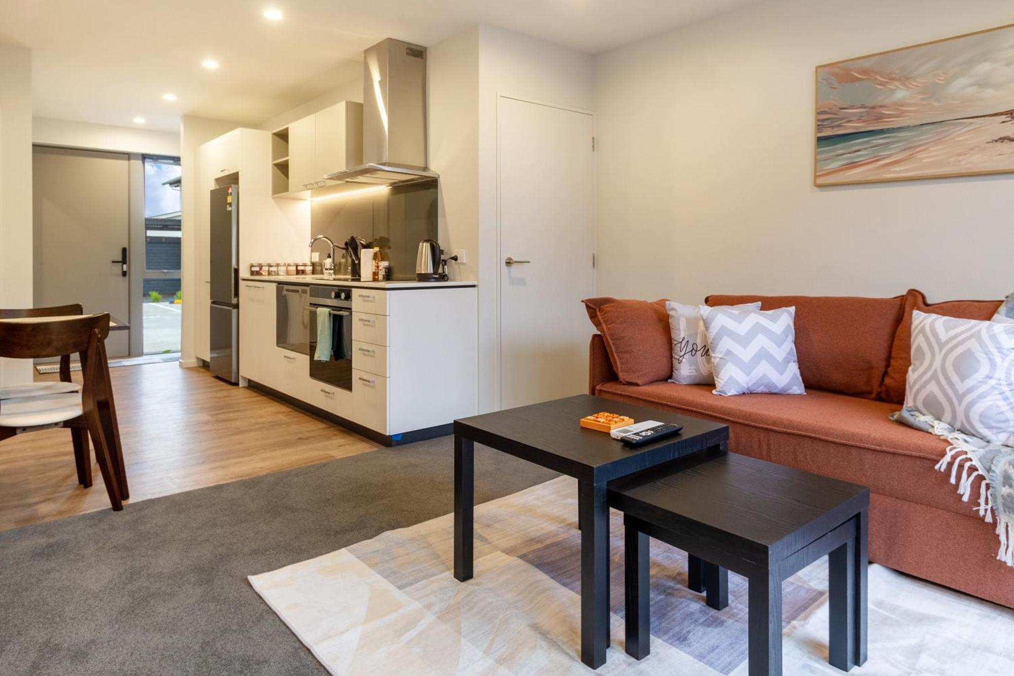 Bright & Spacious 2br Near Ara Institute And Cbd