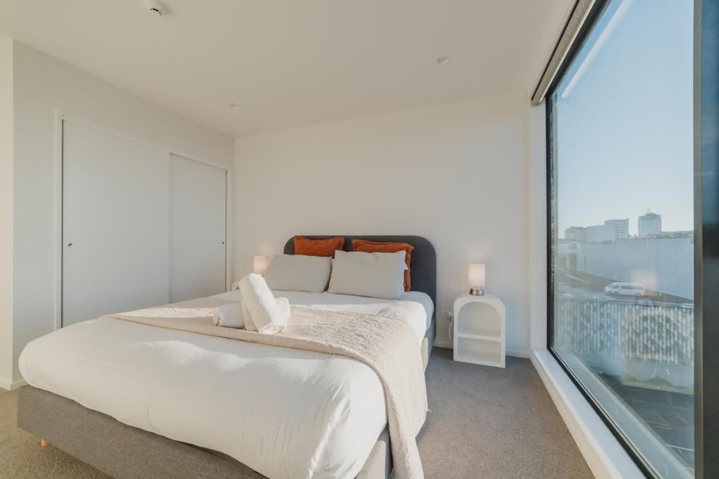 Tuam St - 1br With Balcony Bath Apartment