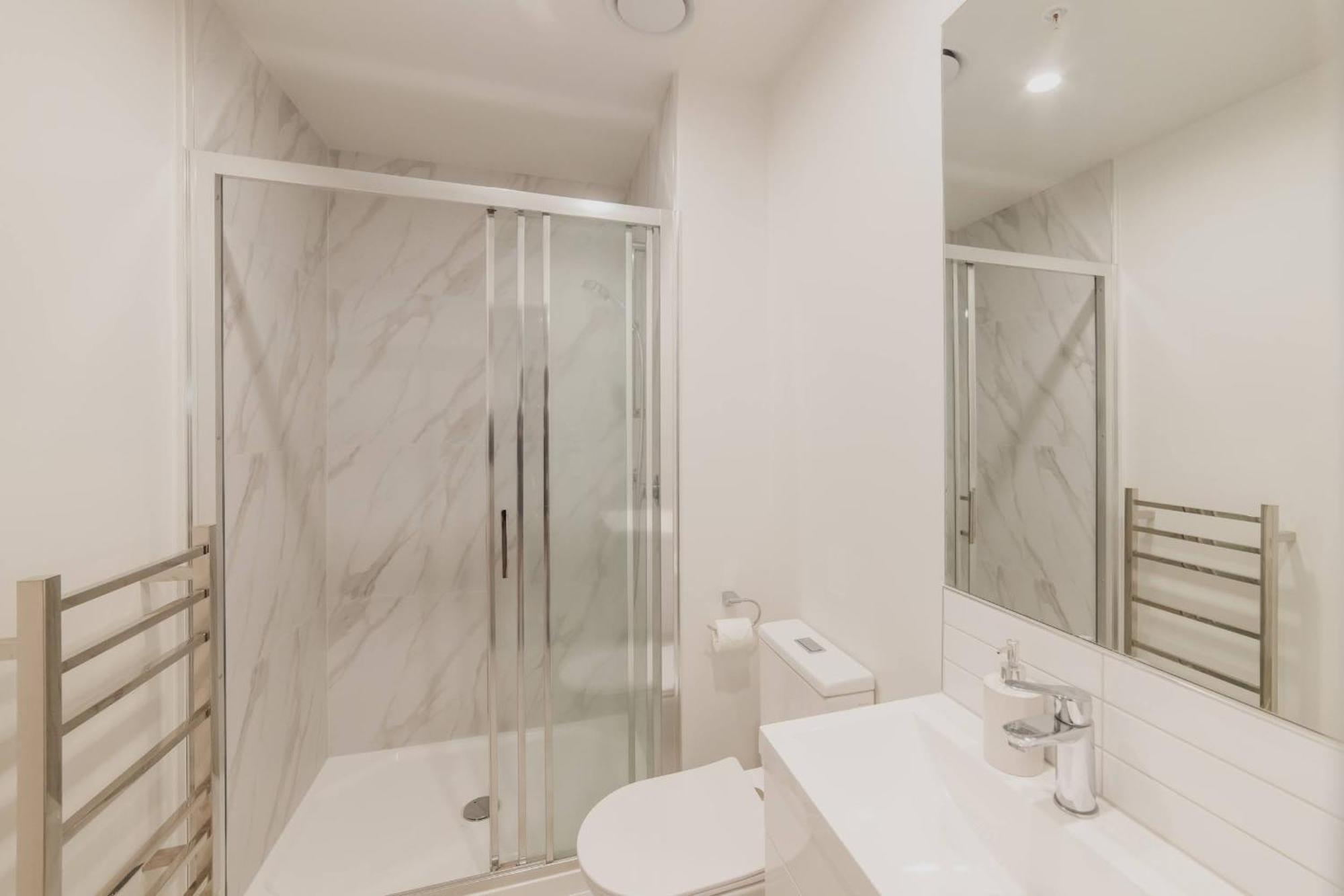 Tuam St - 1br With Balcony Bath * Christchurch