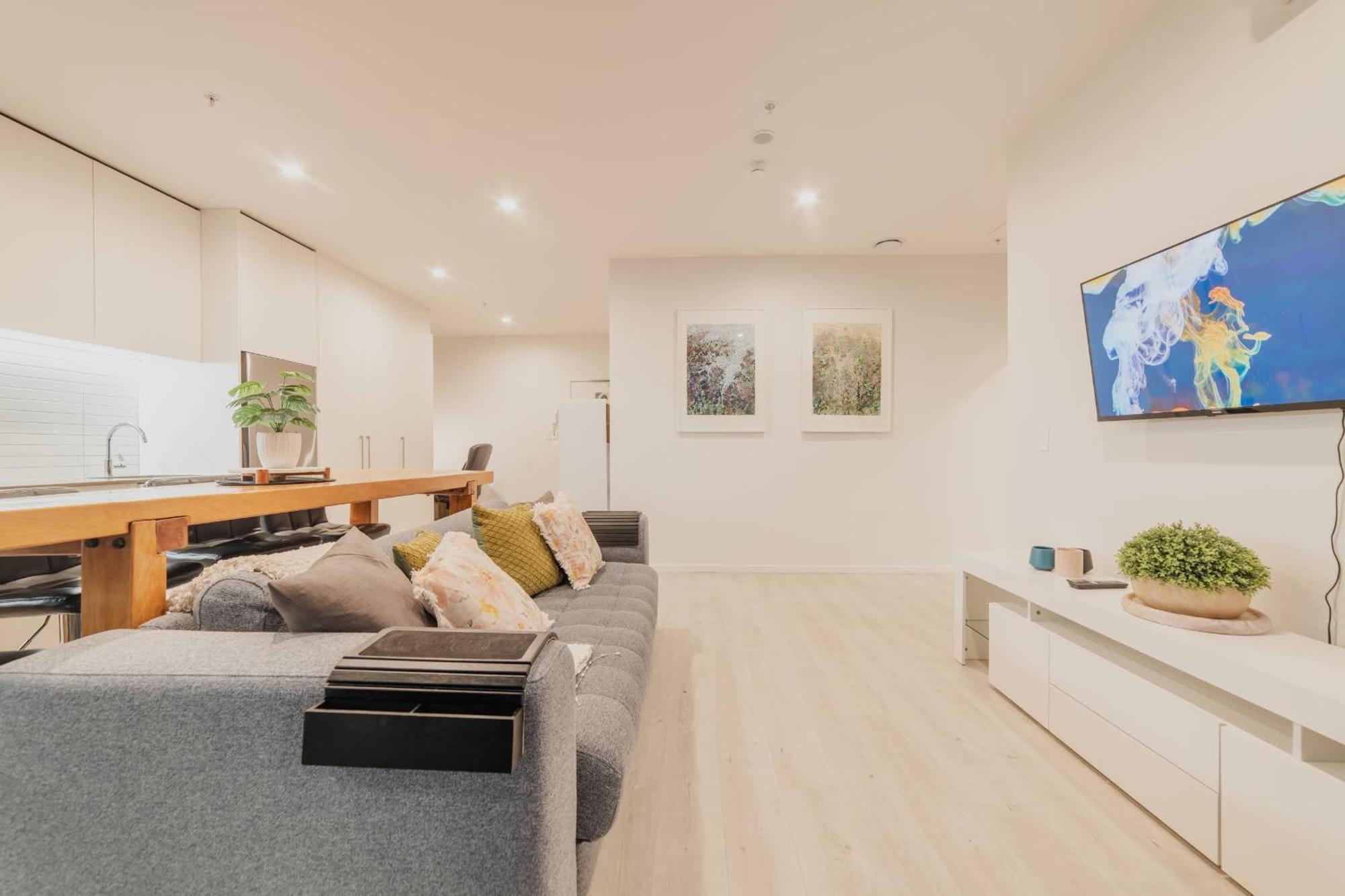 Tuam St - 1br With Balcony Bath Christchurch