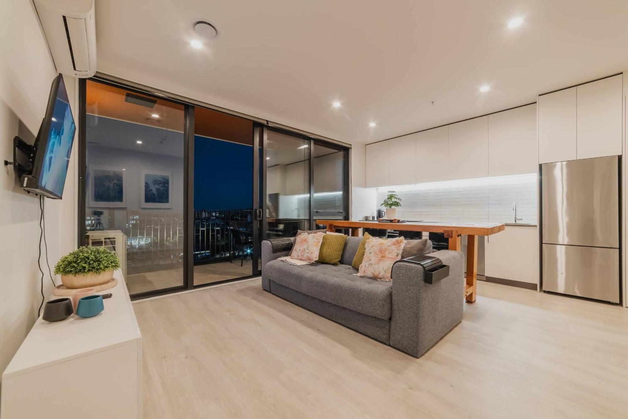 Tuam St - 1br With Balcony Bath Christchurch