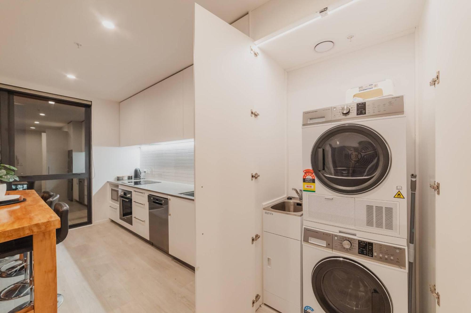 Tuam St - 1br With Balcony Bath * Christchurch