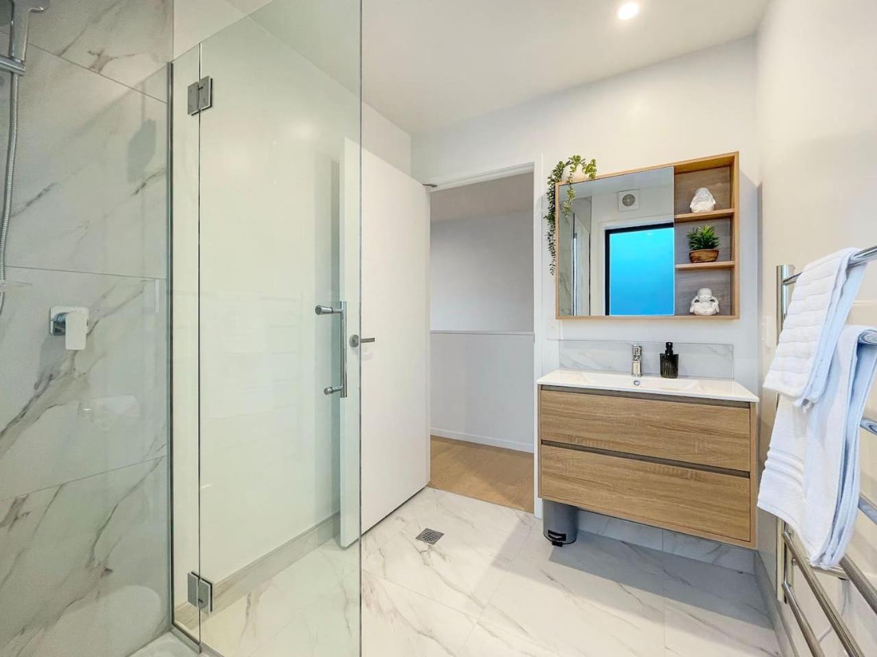Bright Corner Unit 1br Cbd * Christchurch