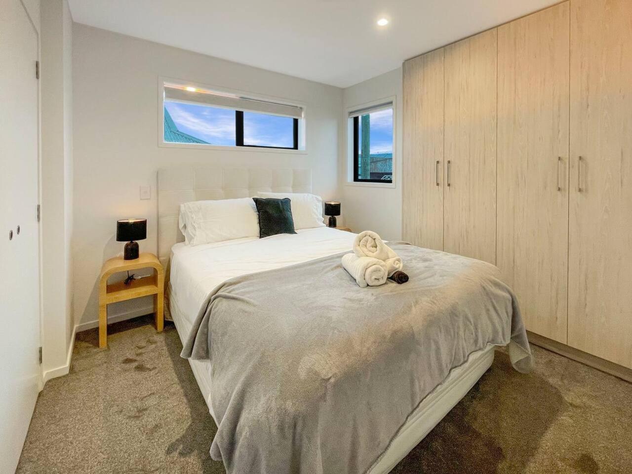 Bright Corner Unit 1br Cbd Christchurch
