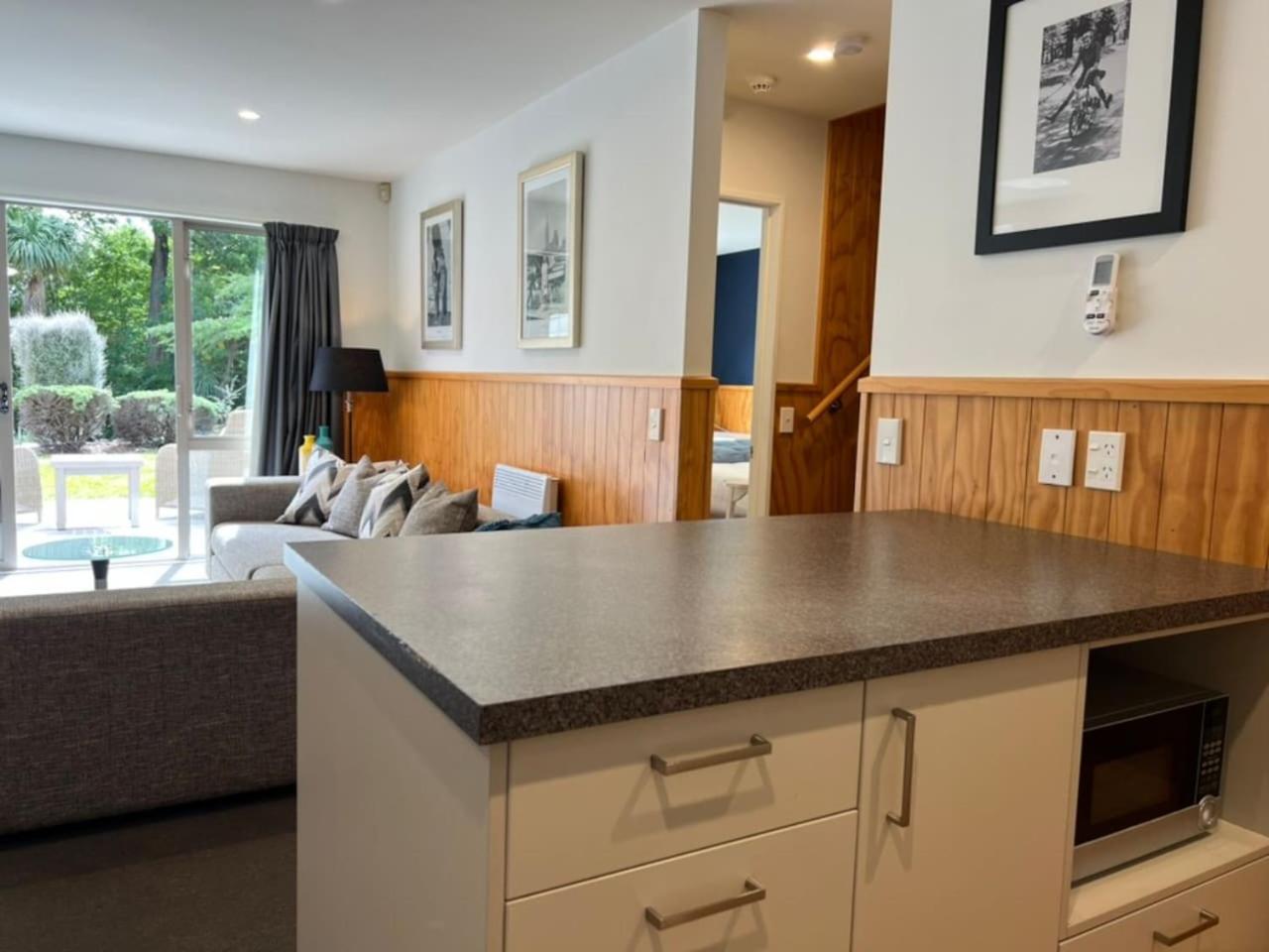 Spacious Suburban Hideaway * Christchurch