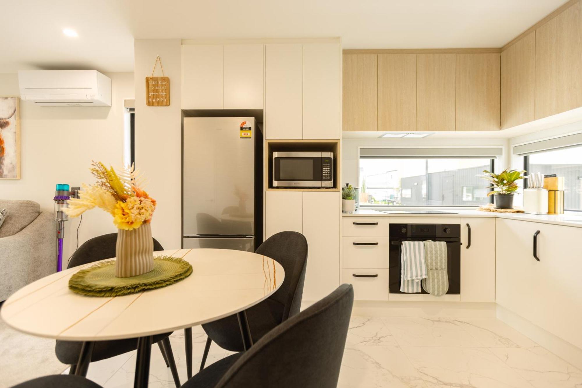 Brand New 3br With Parking Apartment Christchurch