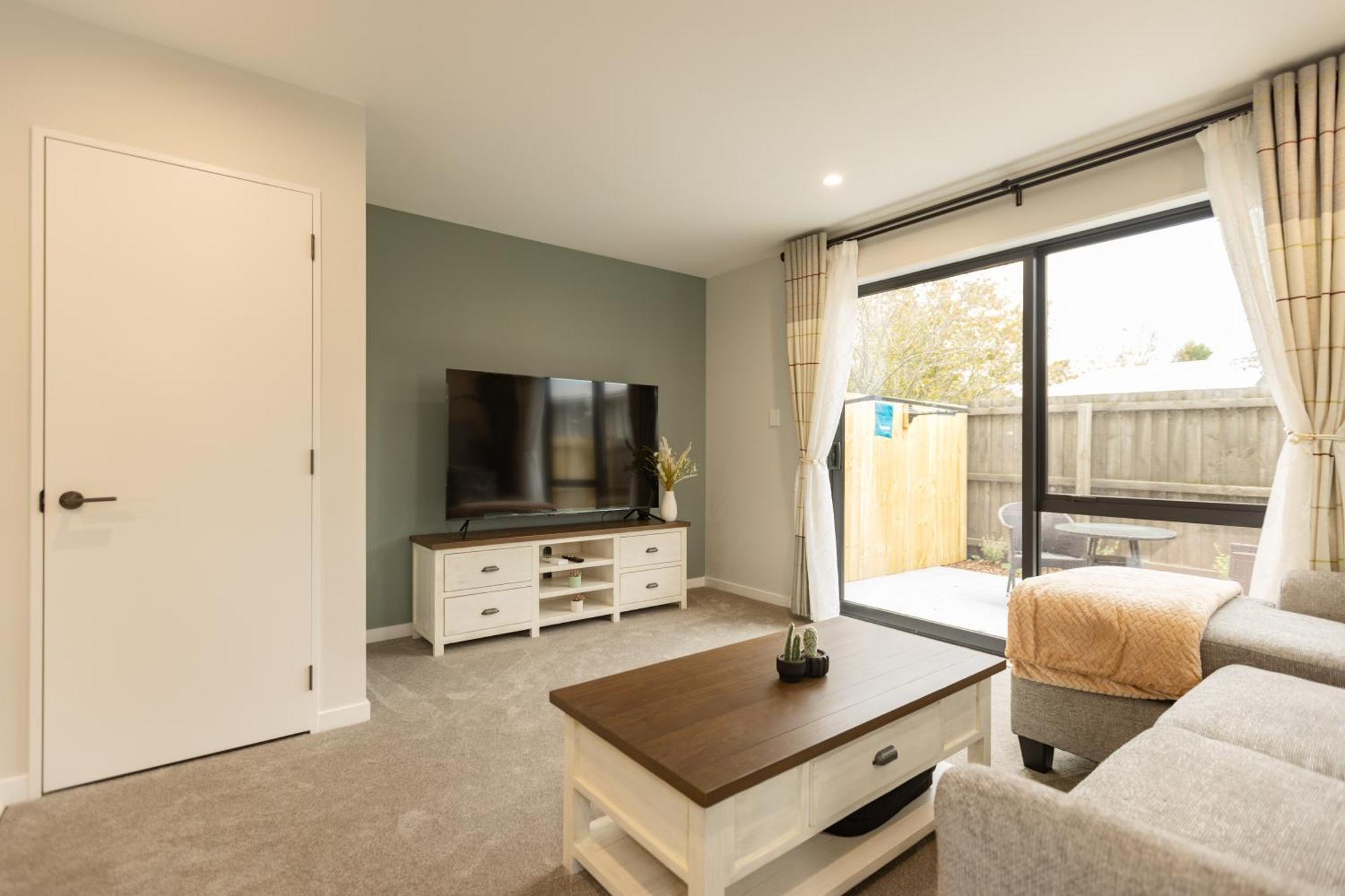 Apartment Brand New 3br With Parking *