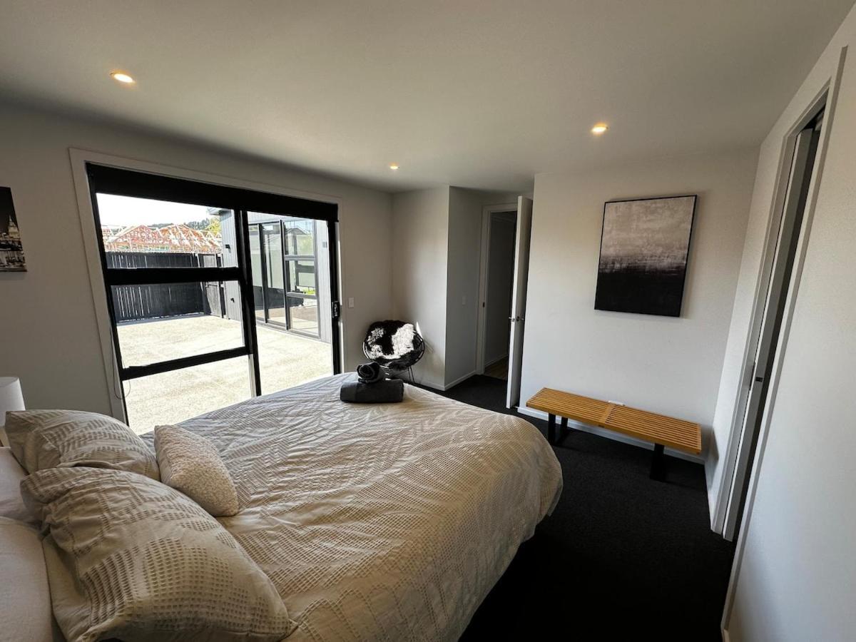 Tranquil New With Stunning Hill Views Holiday home
