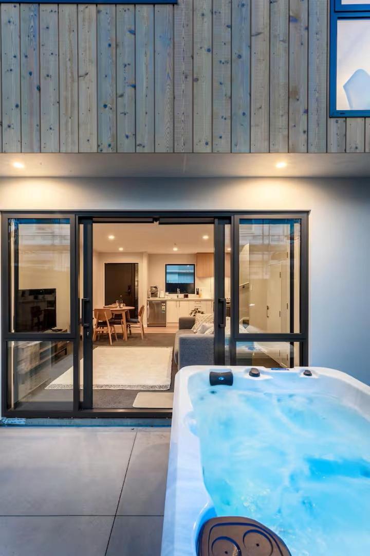 Apartment Stylish Townhouse With Hot Tub *