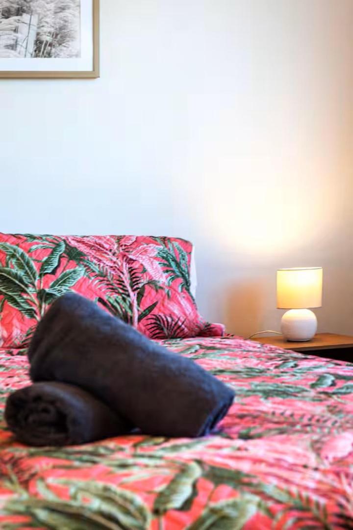 Stylish Townhouse With Hot Tub Apartment *