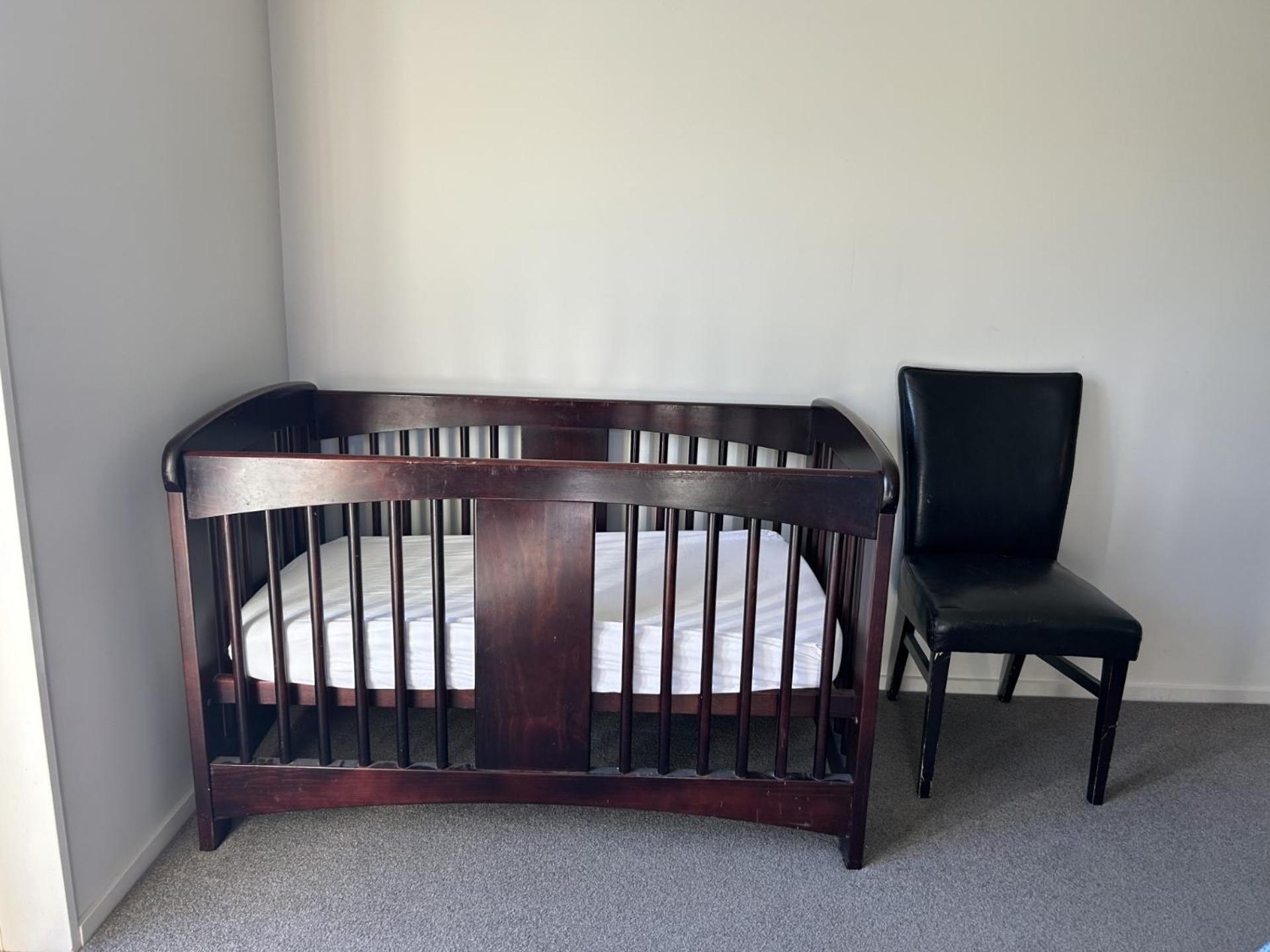 Sunny Garden Retreat - 3-br Near Mall, & Airport Villa