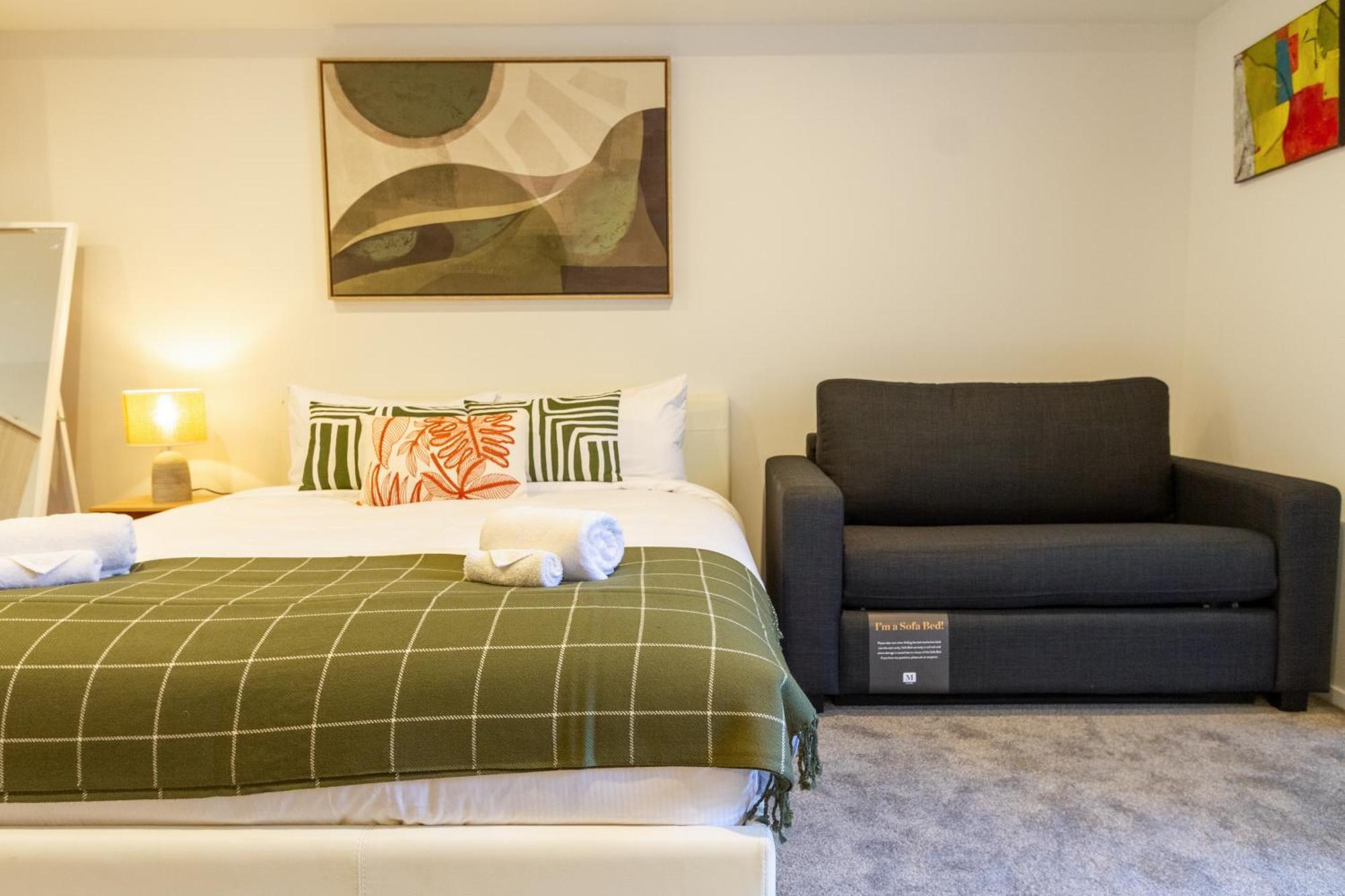 Bright & New Unit Walk To Town Apartment *
