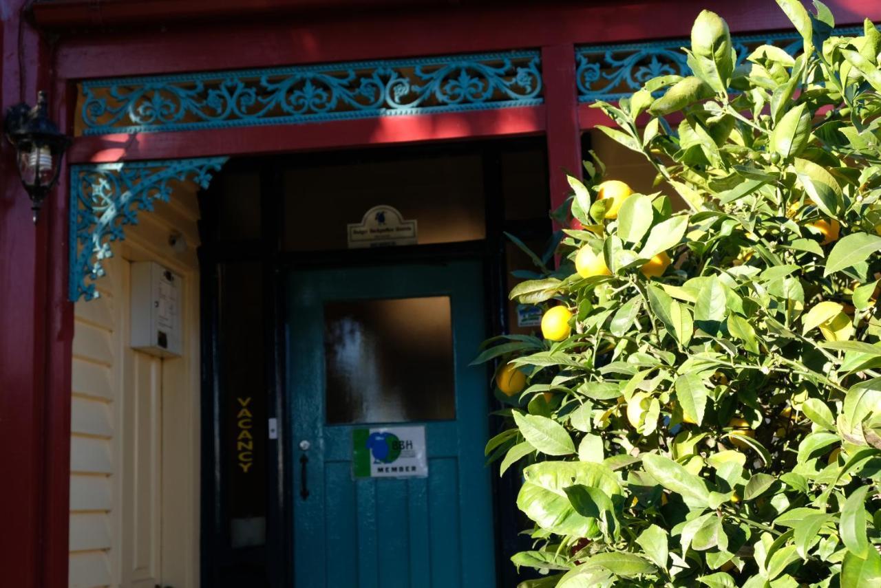 Chester St Backpackers Hostel *
