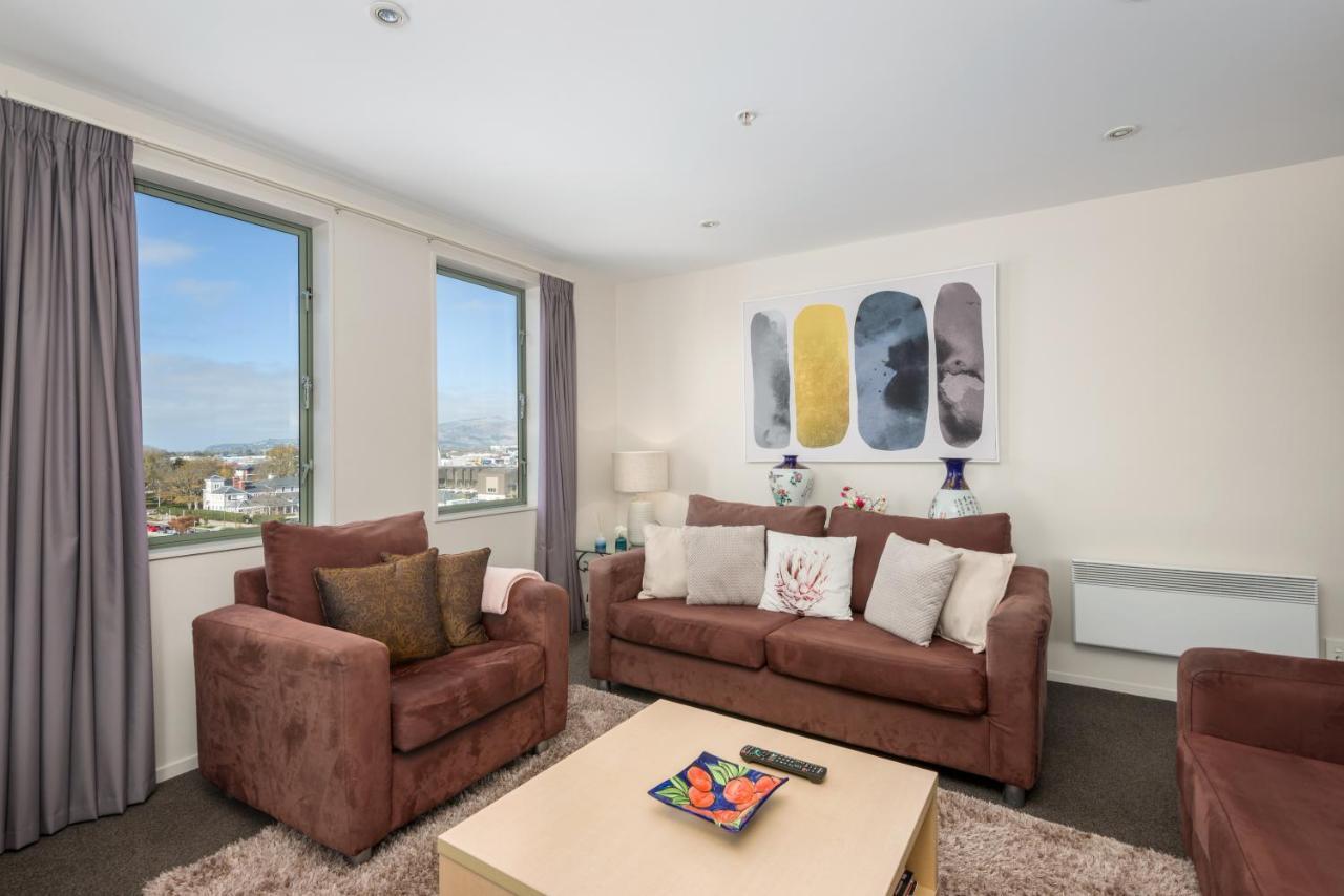 Center 2bdr With Views Apartment