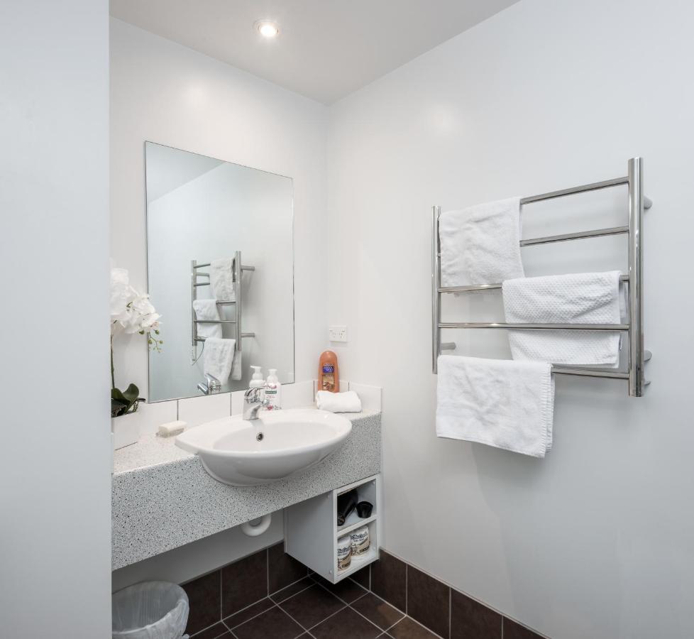 Center 2bdr With Views Apartment *