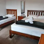 Homestay Family Room, Near The City Center