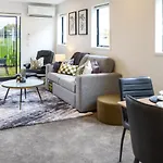 Peaceful Park View Townhouse 2 Bed W/Carpark