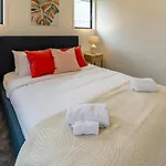 Peaceful Park View Townhouse 2 Bed W/Carpark