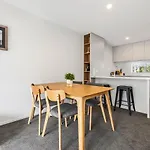 Linwood Avenue - Christchurch Holiday Home