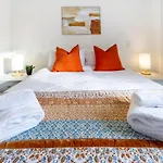 A Road Away From Hagley Park 2 Bed 2 Bath
