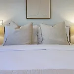 Garden City Getaway 2 Bed With Sofa Bed 1 Bath
