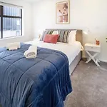Serenity In The Centre: 2 Bed 2 Bath