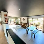 Panoramic Views From Spacious New Beach House