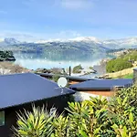 Panoramic Views From Spacious New Beach House