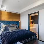 Cbd Loft Style Apartment With Free Valet Parking