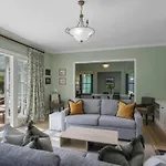 Parkside Oasis - Merivale