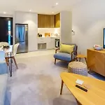 Latimer Square 1 Bed 1 Bath - Single Level