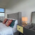 Luxury Cbd 2 Bed 2 Baths