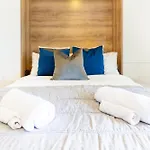 Central City Charm: Pet-Friendly Studio